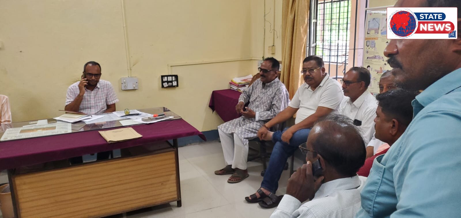 बिजली बिल ज्यादा आने से MPVE कार्यालय में पहुंचे किसान एवं पूर्व विधायक