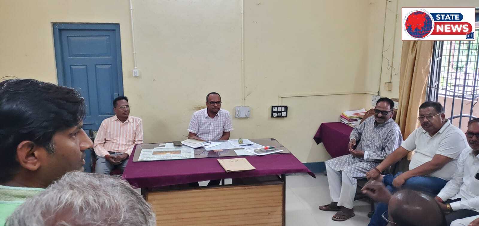 बिजली बिल ज्यादा आने से MPVE कार्यालय में पहुंचे किसान एवं पूर्व विधायक
