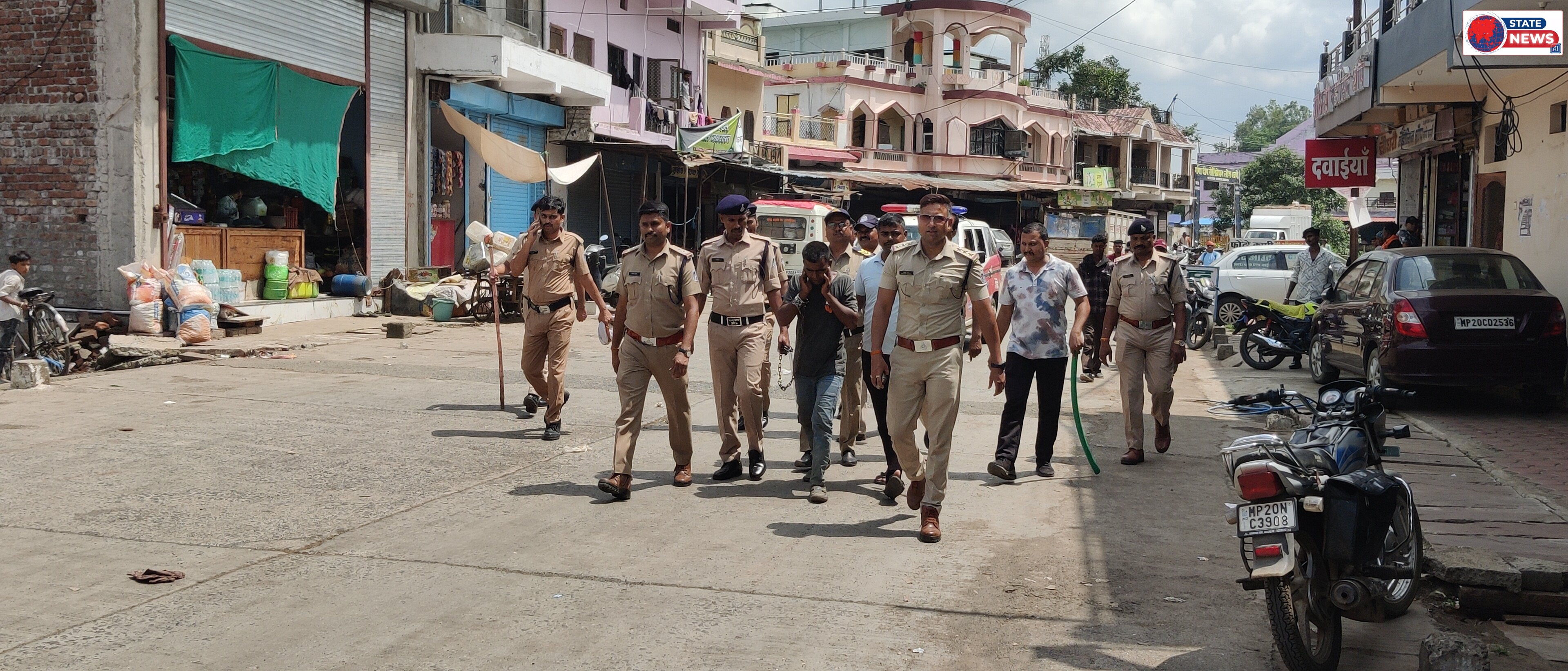 हत्या के आरोपी का निकाला जुलूस