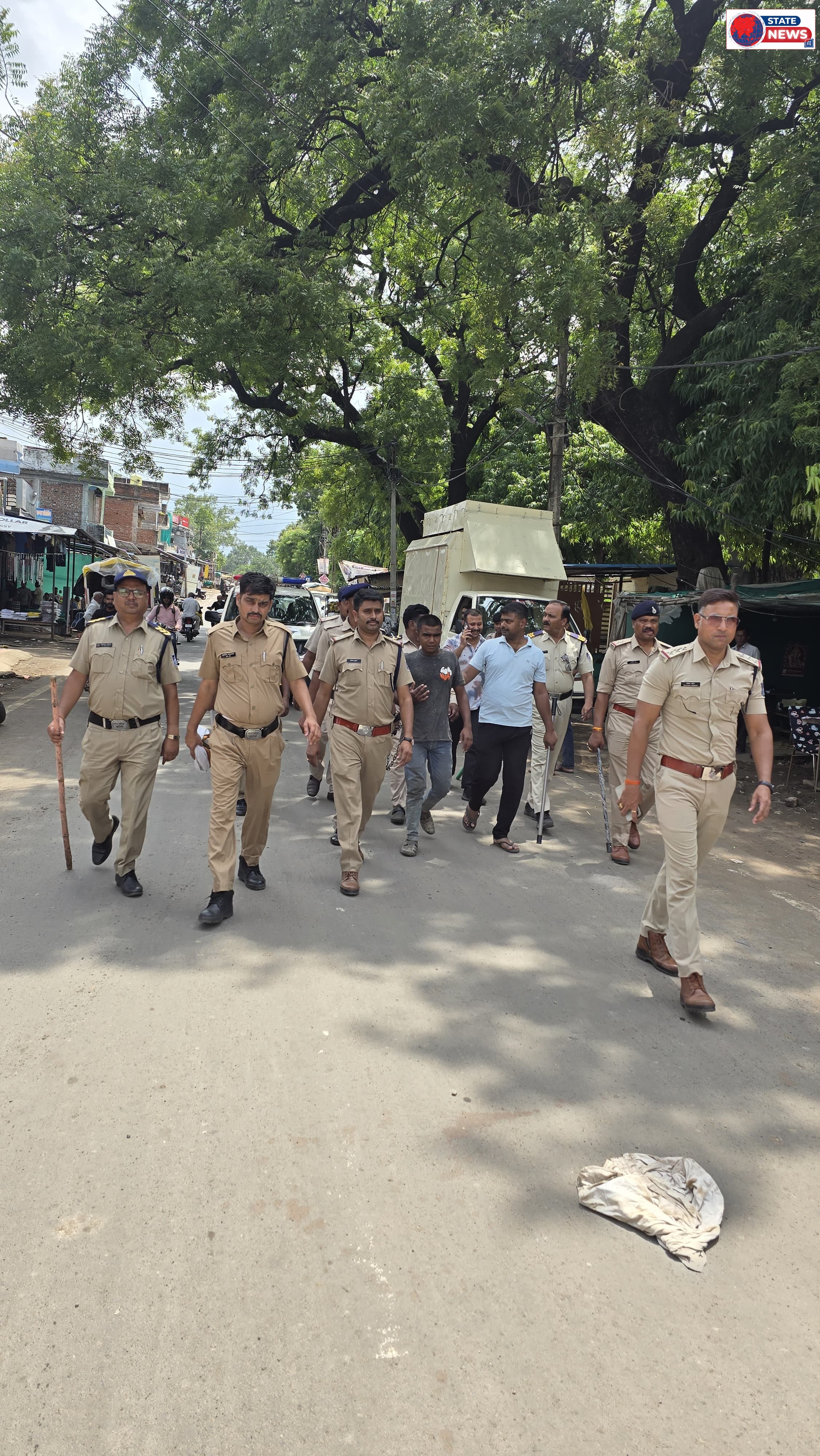 हत्या के आरोपी का निकाला जुलूस