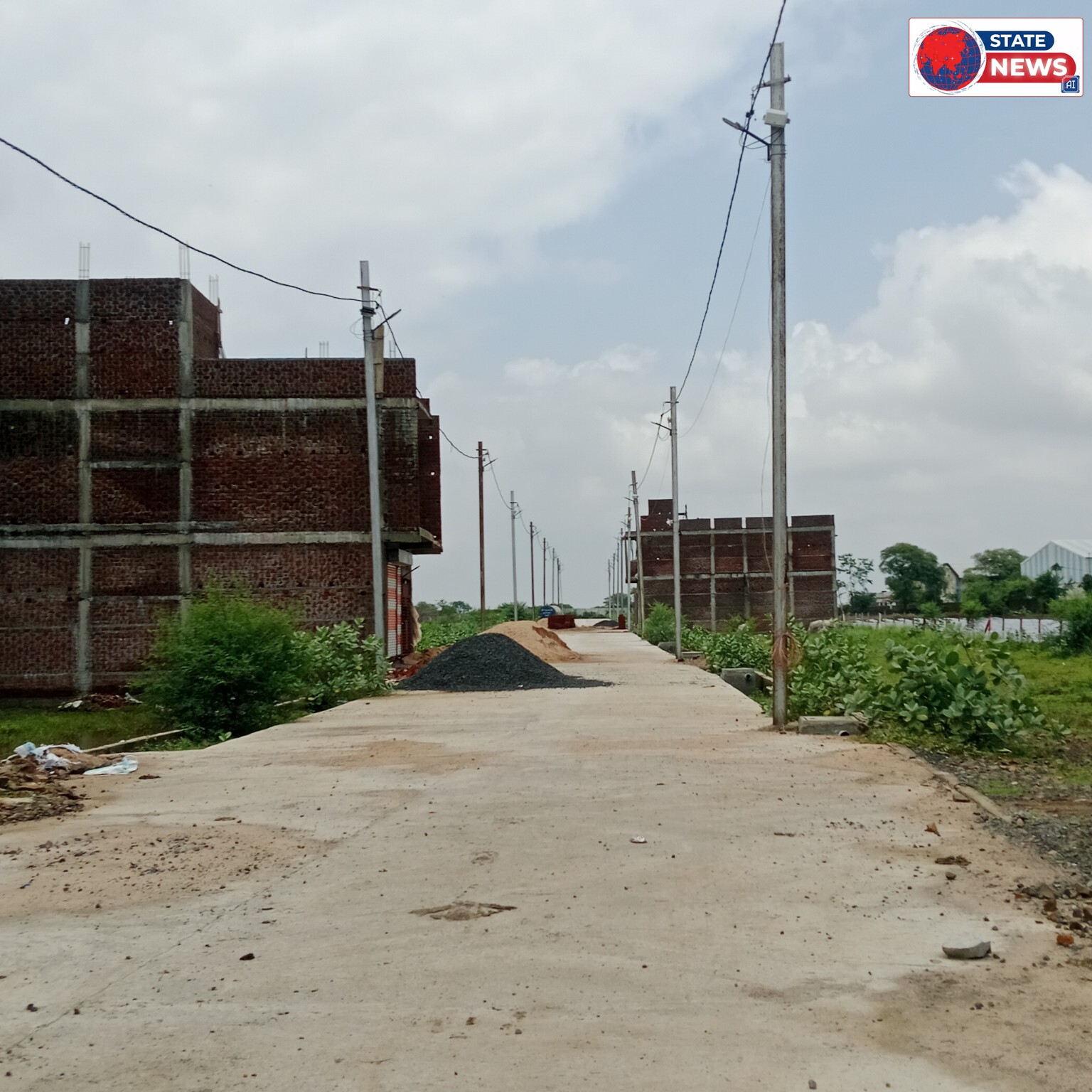 ग्राम पंचायत का बड़ा खुलासा: बिना NOC बस गईं कॉलोनियां, बिजली विभाग ने कैसे जला दी रोशनी? देवरी में अवैध कॉलोनियों का खेल बेनकाब, करोड़ों के