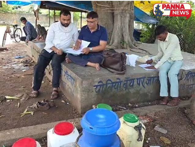 पन्ना में पोस्ट ऑफिस चौराहे पर खाद्य विभाग का छापा