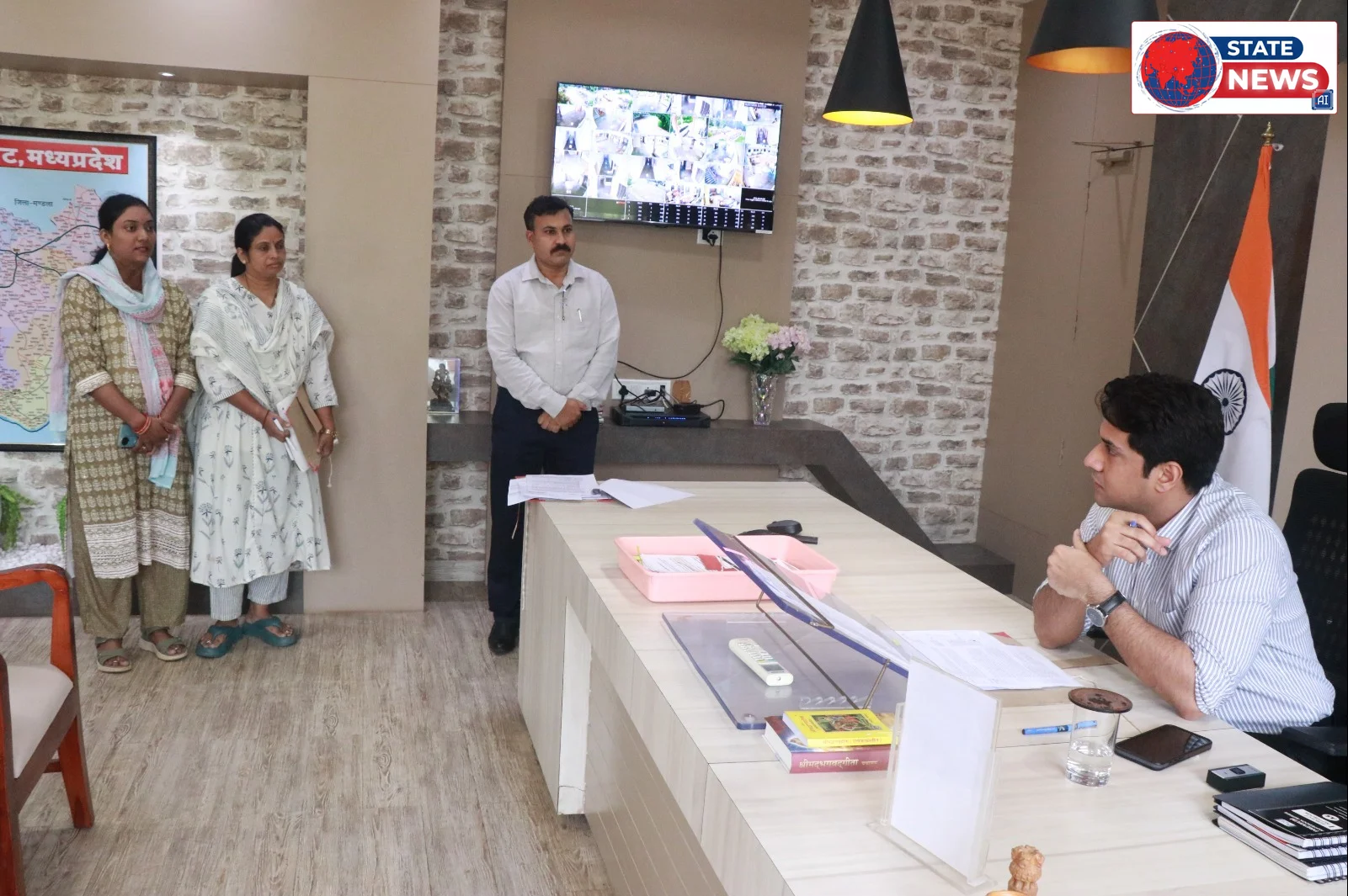 बालाघाट में सीएम हेल्पलाइन शिकायतों की समीक्षा: कलेक्टर के कड़े निर्देश