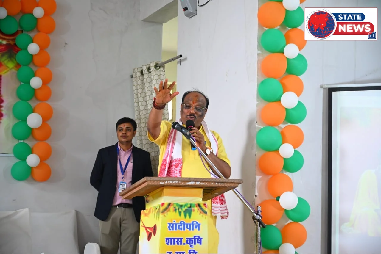 बैतूल बाजार में गुरु पूर्णिमा पखवाड़ा का समापन: शिक्षक ही राष्ट्र निर्माण की रखते हैं नींव - केंद्रीय मंत्री श्री दुर्गादास उइके