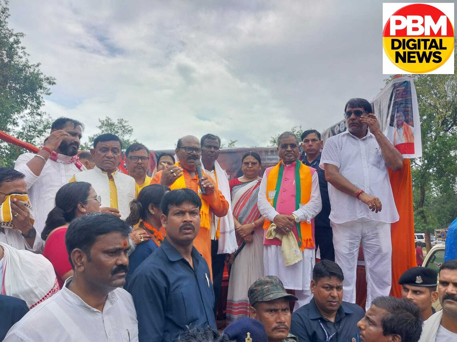 🔥 जामताड़ा में भाजपा का जोरदार प्रदर्शन: समाहरणालय का घेराव कर बाबूलाल मरांडी ने स्वास्थ्य व्यवस्था पर साधा निशाना; राज्यपाल के नाम सौंपा ज्ञापन