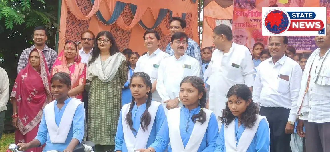 केसली के शासकीय हाई स्कूल चौका में निःशुल्क साइकिल वितरण कार्यक्रम संपन्न, छात्राओं के चेहरे पर खिली मुस्कान