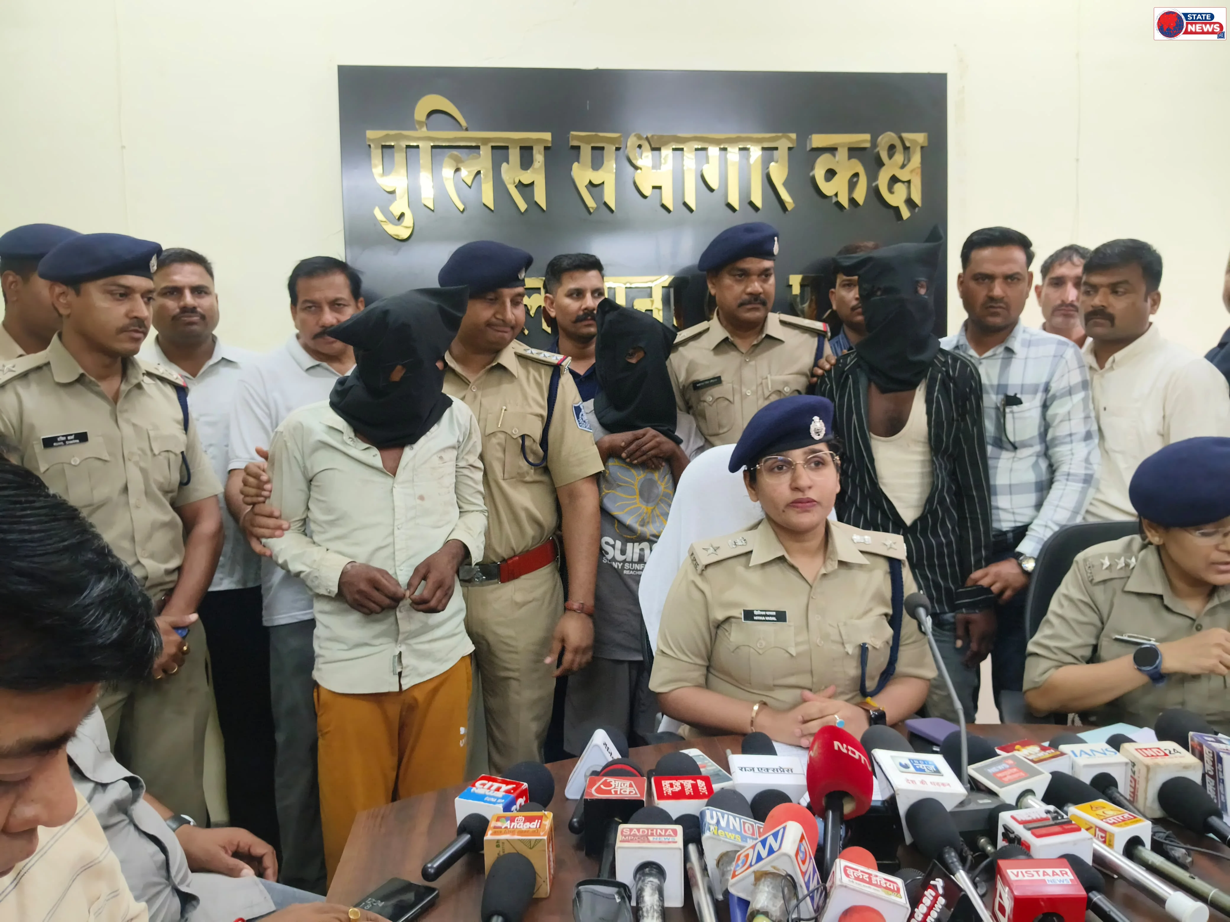 24 घंटे में गुना पुलिस का बड़ा एक्शन: युवती से दुष्कर्म के प्रयास और लूटकांड का पर्दाफाश, 5 आरोपी गिरफ्तार, 2 की तलाश जारी _*गुना ।*  जिले क