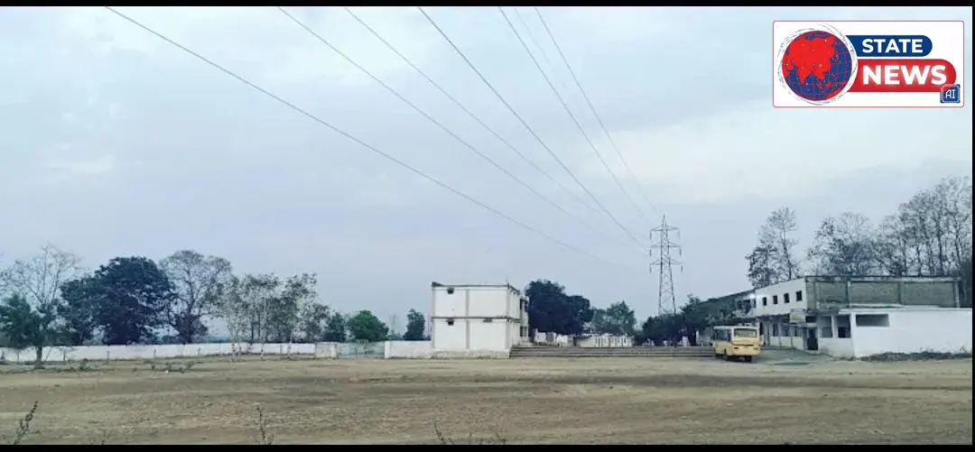 दिव्यांग वाली दान पत्र जमीन पर चलाई जा रही है स्कूल कॉलेज हाई टेंशन बिजली स्कूल के ऊपर से कैसे मिली परमिशन क्या शिक्षा विभाग वन विभाग और स्क