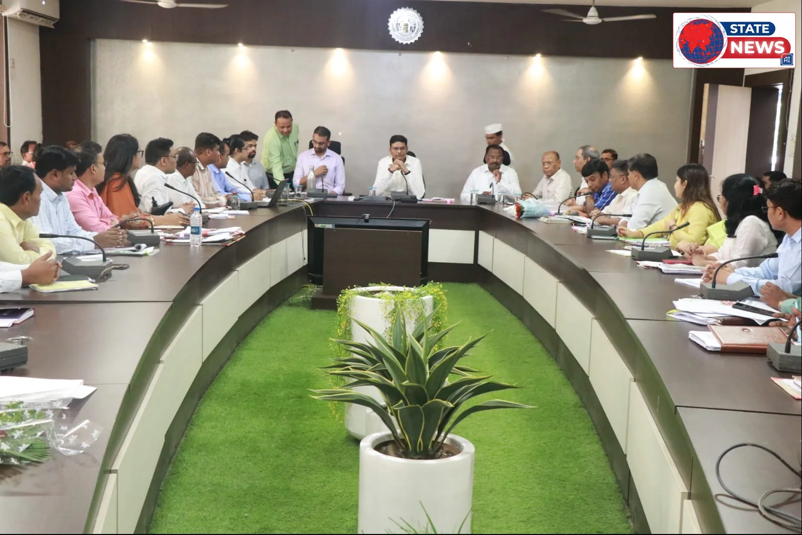 बालाघाट कलेक्ट्रेट में समय-सीमा प्रकरणों की समीक्षा बैठक संपन्न