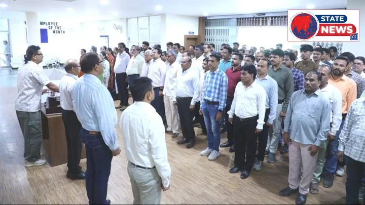 नीमच कलेक्ट्रेट परिसर में हुआ राष्ट्रगान और वंदे मातरम् का सामूहिक गायन