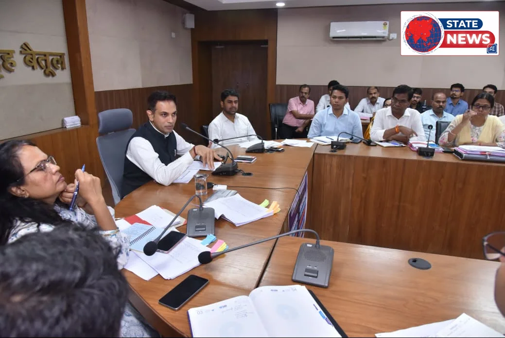 बैतूल कलेक्ट्रेट में समय-सीमा बैठक संपन्न, कलेक्टर डॉ. सोनवणे ने दिए कड़े निर्देश