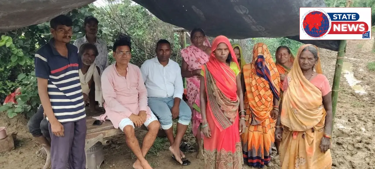 भाजपा के वरिष्ठ नेता ही बैठे आमरण अनशन पर, विकास कार्यों में लापरवाही के खिलाफ ग्रामीणों संग खोला मोर्चा
