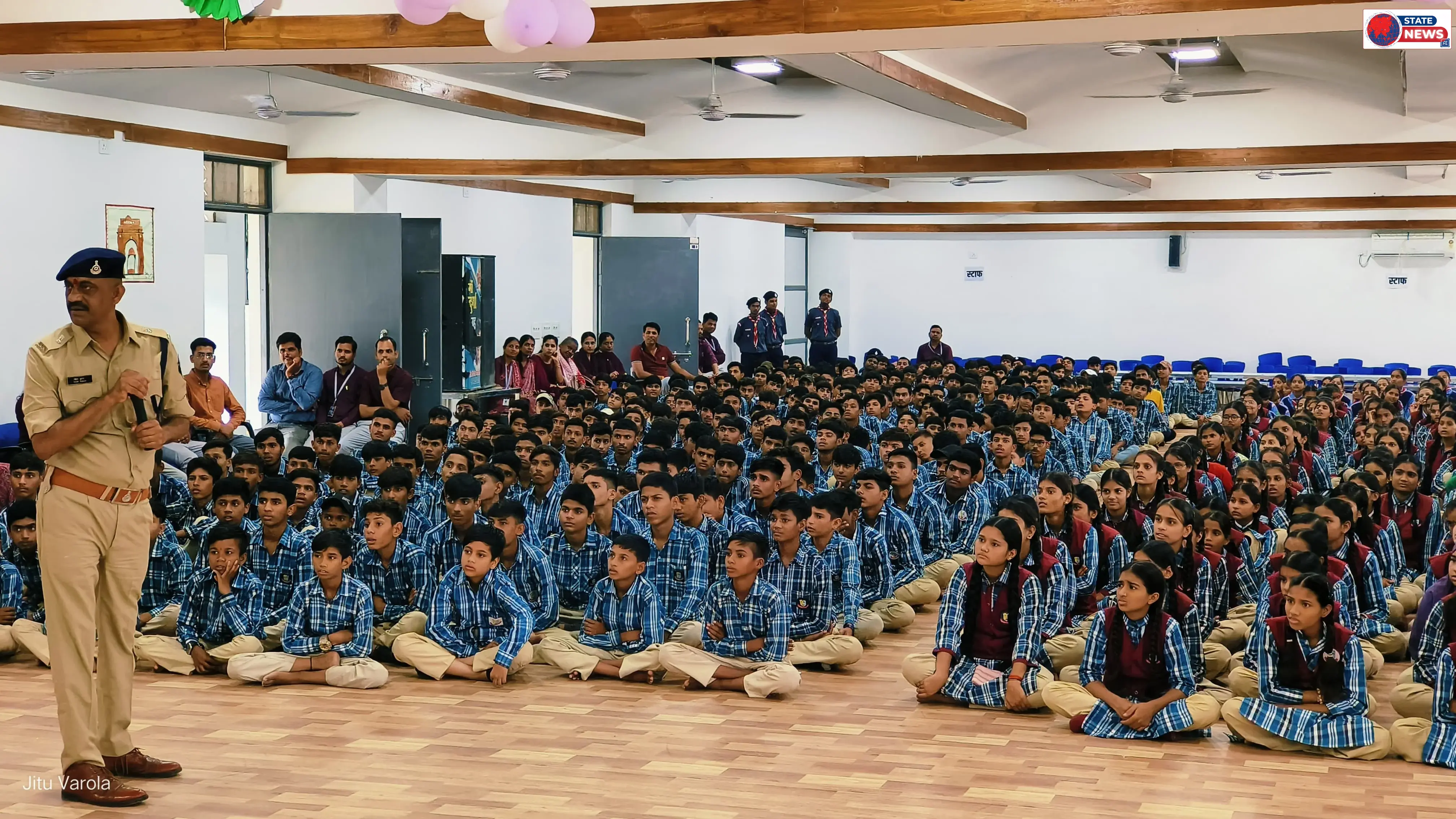 युवा सृजन संवाद में विद्यार्थियों को कानून, सुरक्षा और जिम्मेदार नागरिक बनने का दिया संदेश