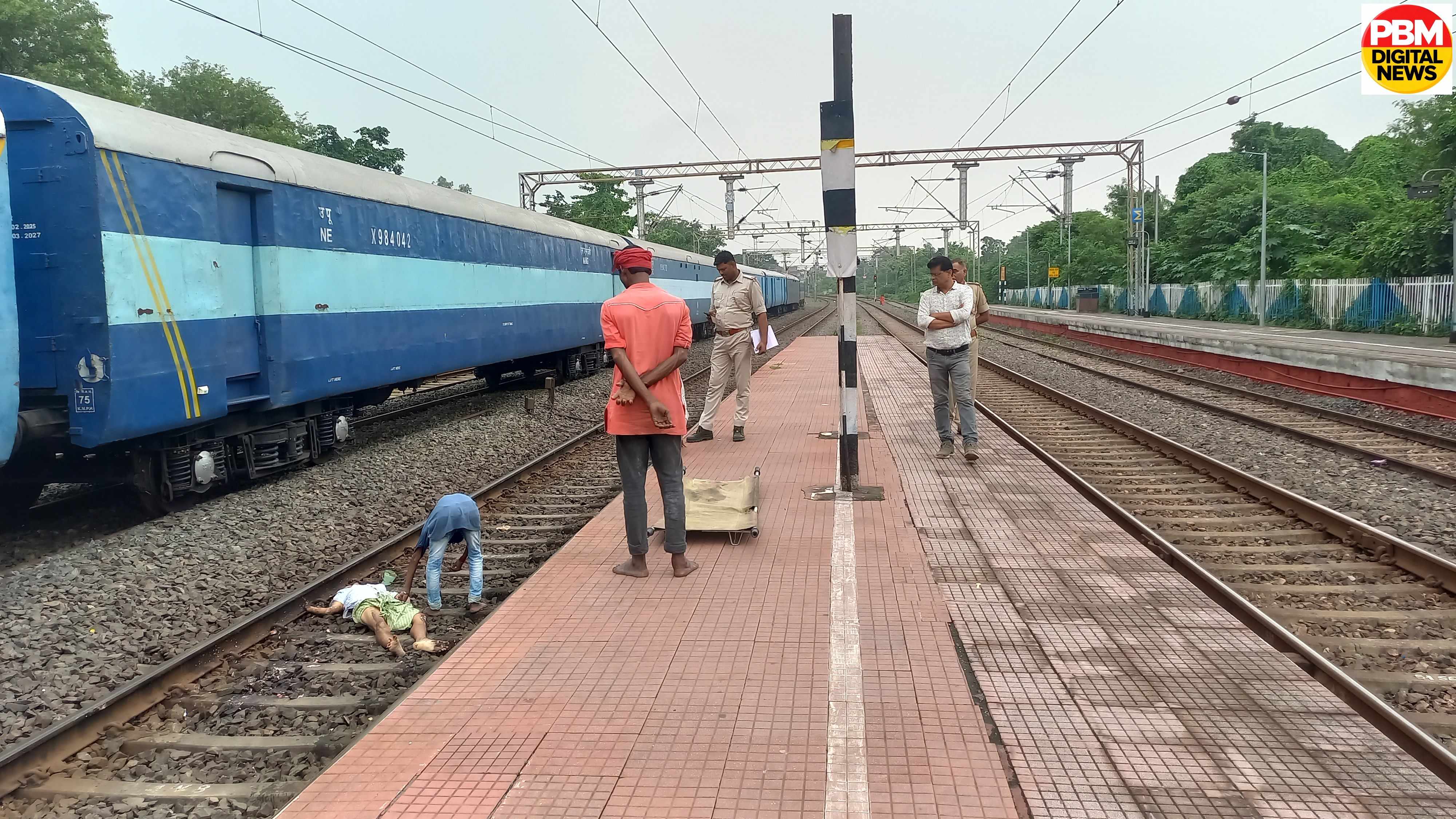 🚨 ब्रेकिंग न्यूज़: चित्तरंजन स्टेशन पर ट्रेन की चपेट में आने से बुजुर्ग की दर्दनाक मौत, GRP ने की पहचान की अपील
