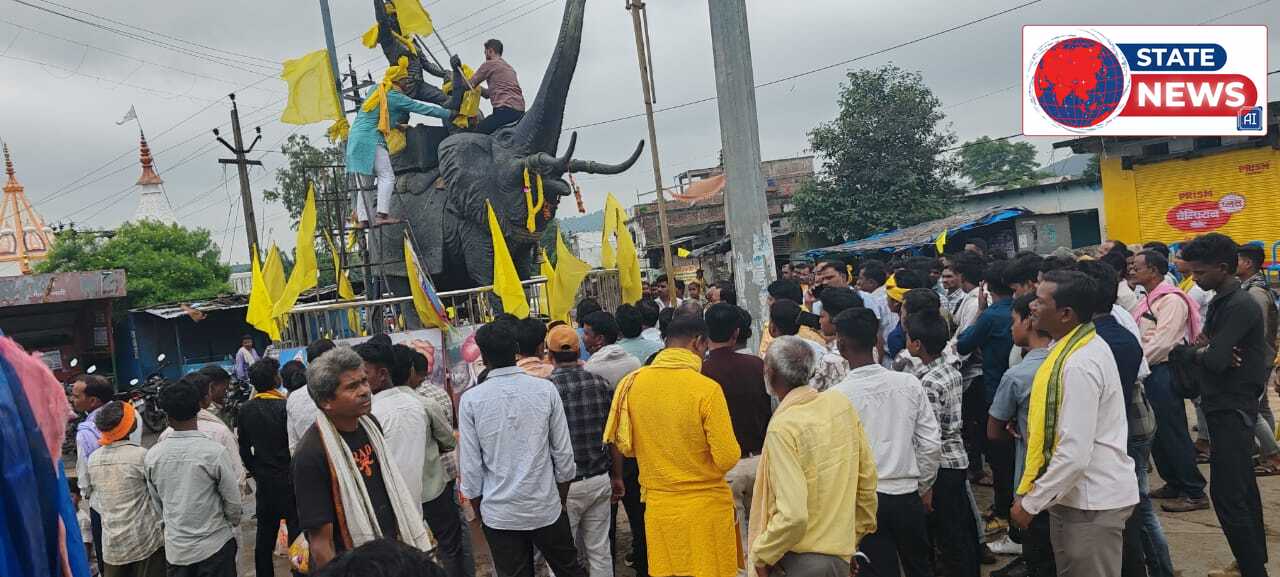 विश्व आदिवासी दिवस: केसली के रानी दुर्गावती चौक पर उमड़ा जनसैलाब, भव्य रैली में एकजुट हुआ सर्वसमाज