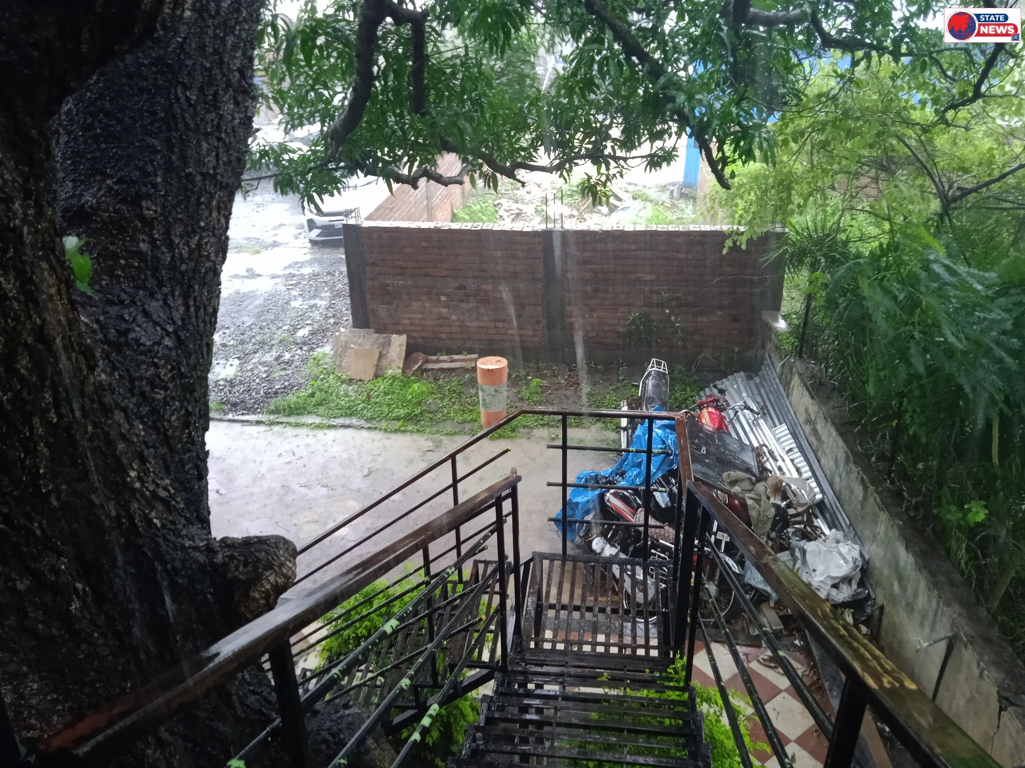 बिना-मौसम- बारिश