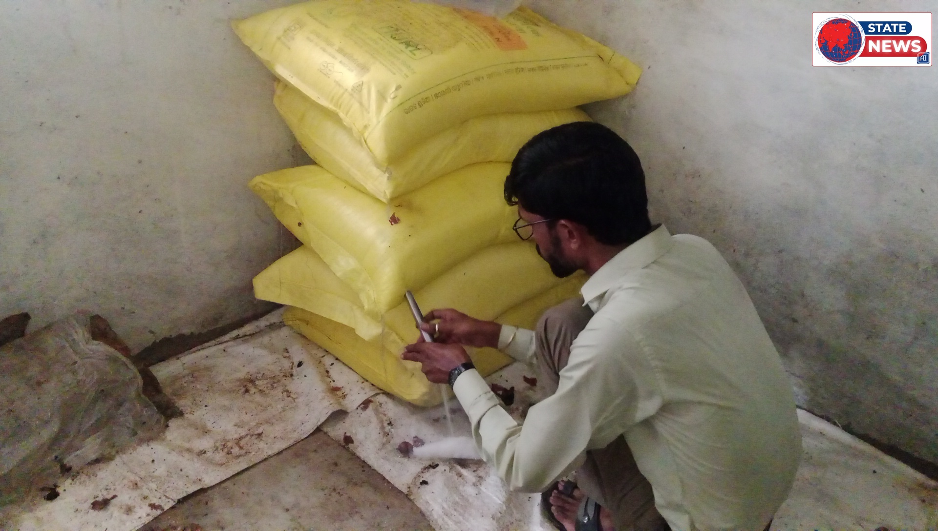 सोशल मीडिया पर वायरल वीडियो के बाद कृषि विभाग की बड़ी कार्रवाई, 112 बोरी खाद जब्त  देवरी। सोशल मीडिया पर वायरल हुए 