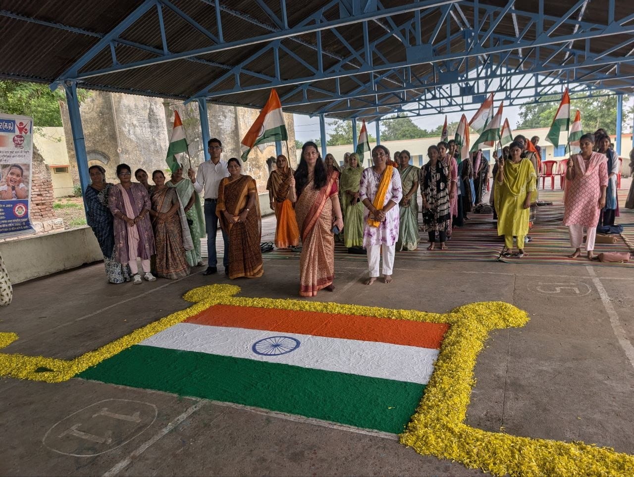 *हर घर तिरंगा अभियान देश के प्रति सम्मान, गौरव और एकता की भावना को मजबूत करने का अवसर है - कलेक्‍टर श्रीमती माथुर*