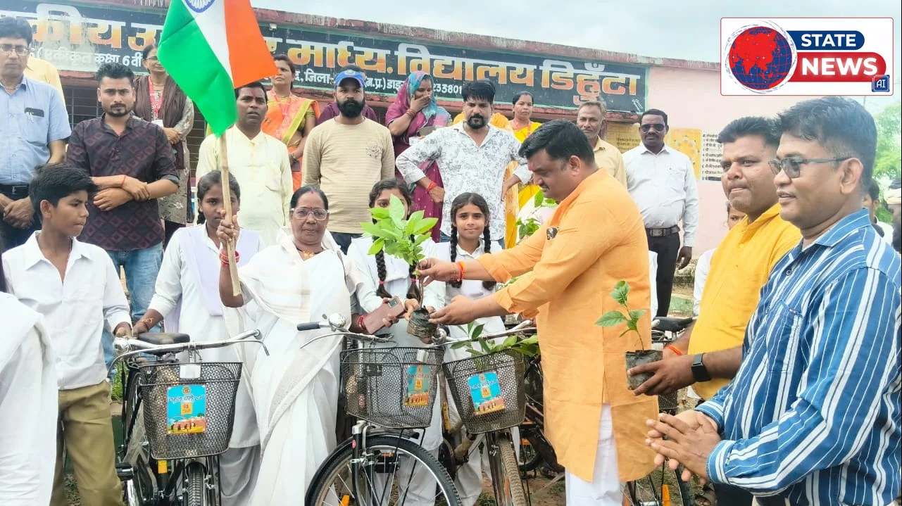 कटनी जिले में 'हर घर तिरंगा' अभियान: डिहुटा ग्राम में निकाली गई भव्य और विशाल तिरंगा यात्रा