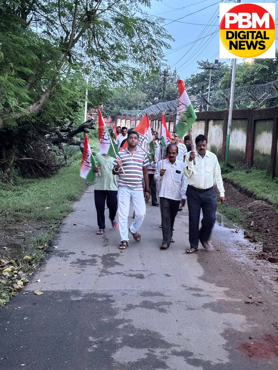 💥नेताजी सुभाष चंद्र बोस पर विवादित टिप्पणी को लेकर चित्तरंजन में गरमाया माहौल, बीजेपी सांसद अनंत महाराज के खिलाफ कांग्रेस का जोरदार प्रदर्शन