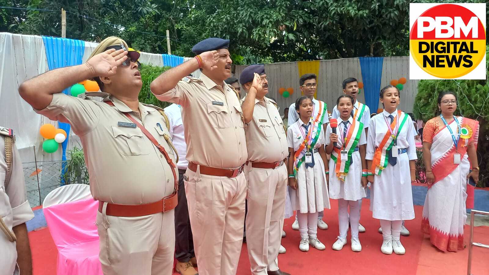 💥 मिहिजाम थाना परिसर में थाना प्रभारी प्रदीप राणा ने फहराया तिरंगा, 80वें स्वतंत्रता दिवस पर पुलिस बल और गणमान्य लोगों ने दी सलामी