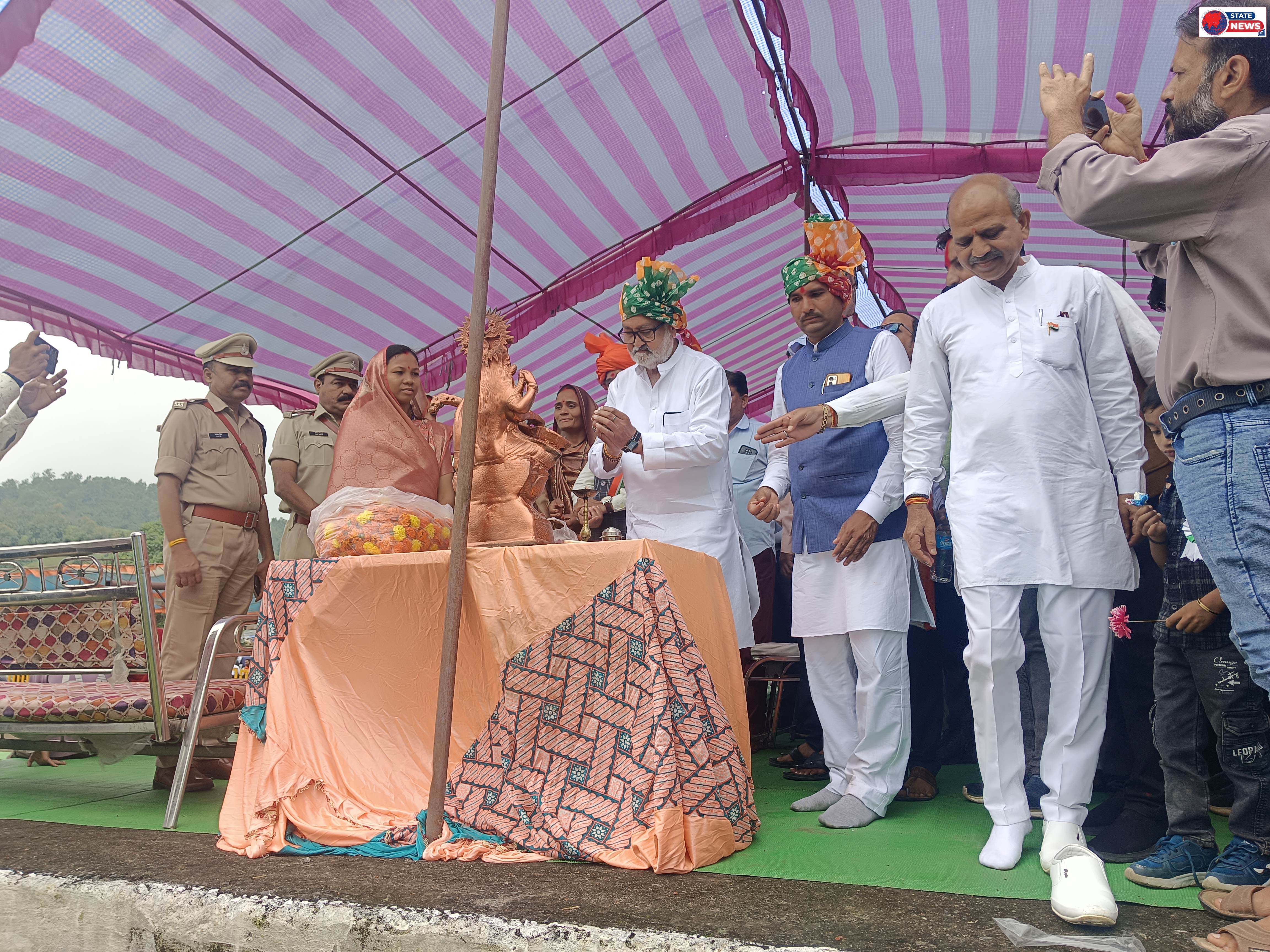 केसली में स्वतंत्रता दिवस पर देशभक्ति का दिखा उत्साह, खेल परिसर में सामूहिक कार्यक्रम से पूर्व फहराया गया तिरंगा