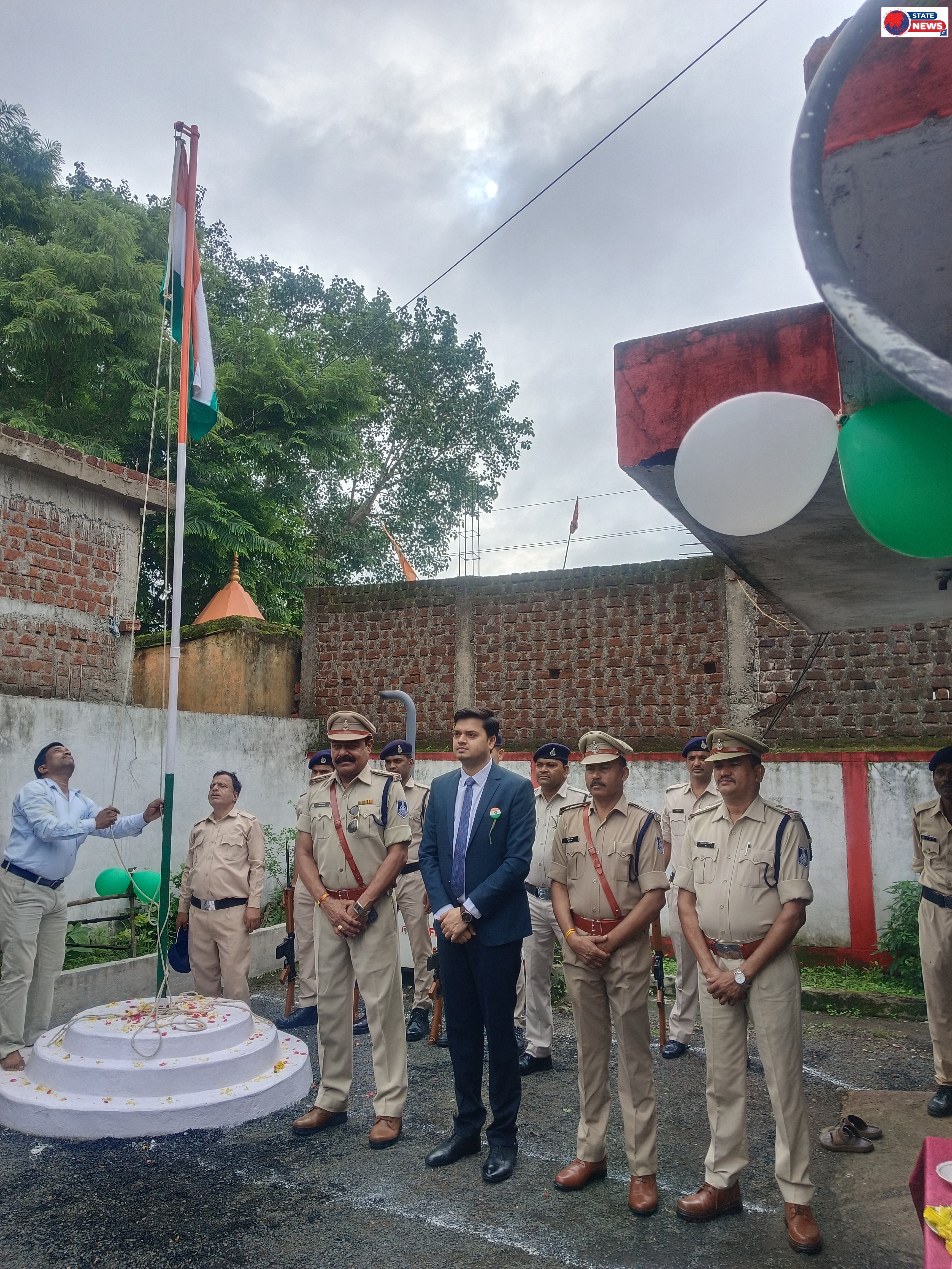 केसली में स्वतंत्रता दिवस पर देशभक्ति का दिखा उत्साह, खेल परिसर में सामूहिक कार्यक्रम से पूर्व फहराया गया तिरंगा
