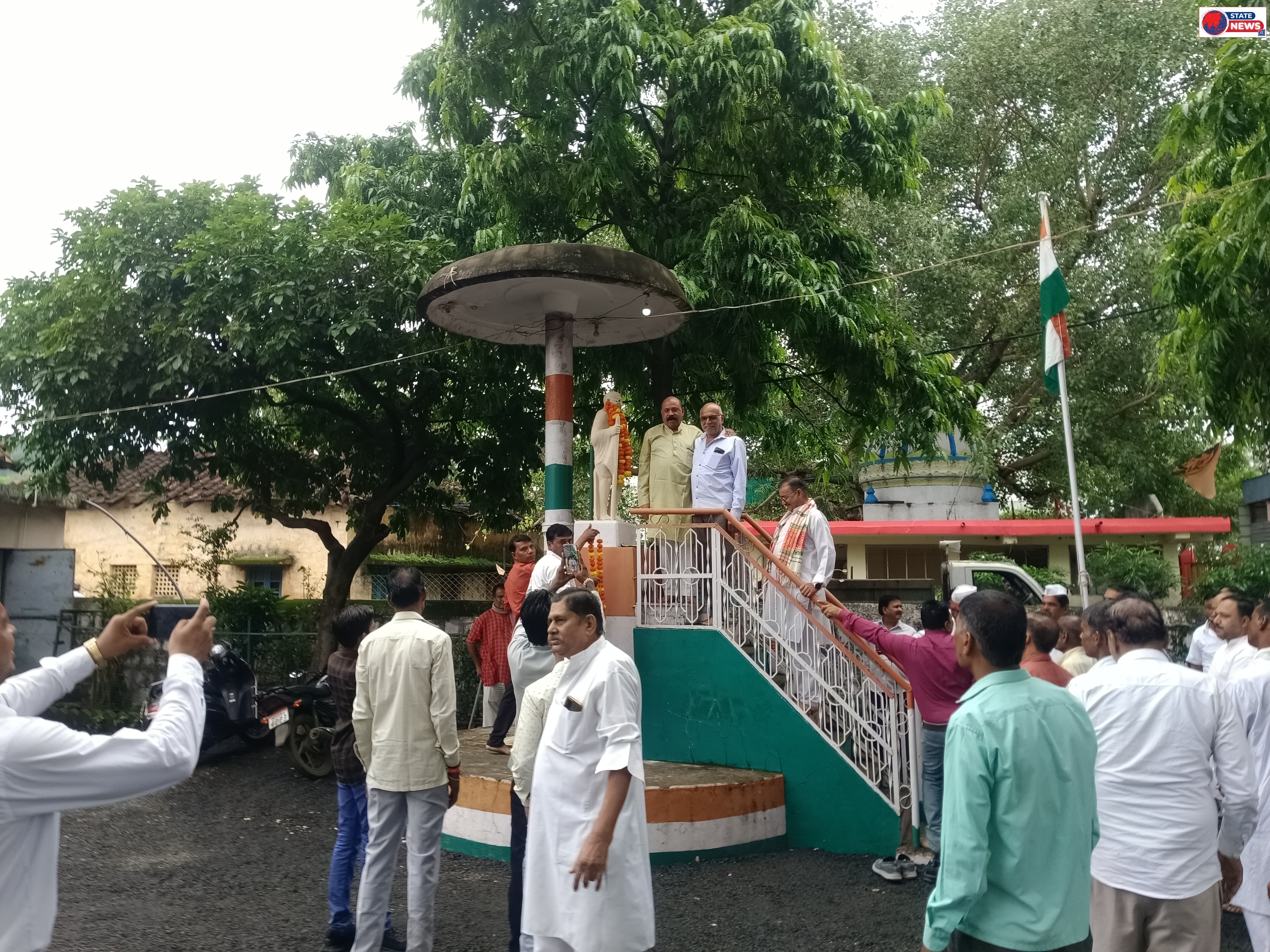 केसली में स्वतंत्रता दिवस पर देशभक्ति का दिखा उत्साह, खेल परिसर में सामूहिक कार्यक्रम से पूर्व फहराया गया तिरंगा