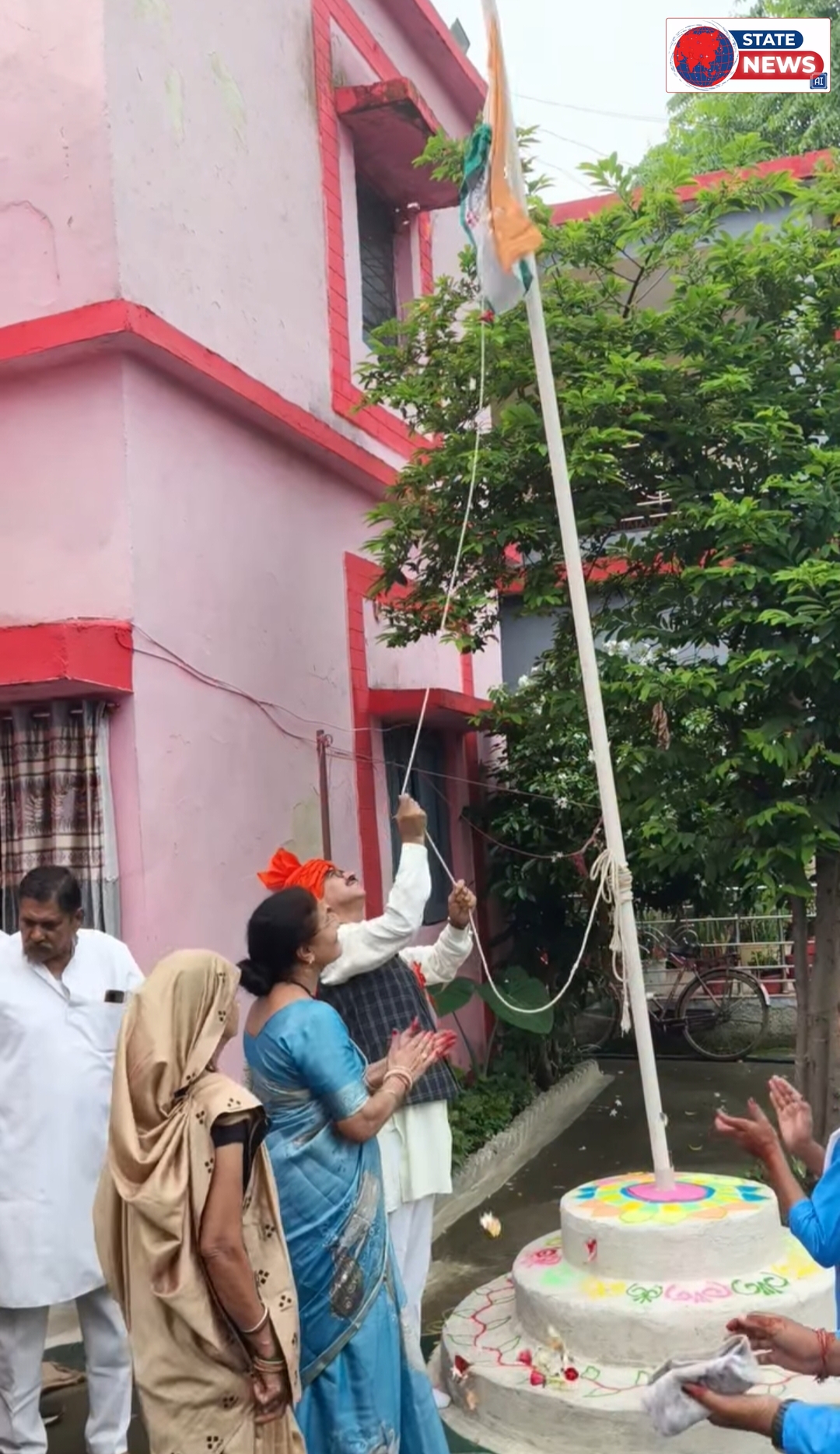 केसली में स्वतंत्रता दिवस पर देशभक्ति का दिखा उत्साह, खेल परिसर में सामूहिक कार्यक्रम से पूर्व फहराया गया तिरंगा