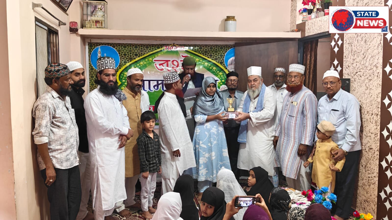 *जश्ने ईद मिलादुन्नबी पर मदरसा के बच्चों का दीनी प्रोग्राम, बच्चों ने नआत शरीफ, हदीस और सवाल-जवाब में दिखाया अपना हुनर*