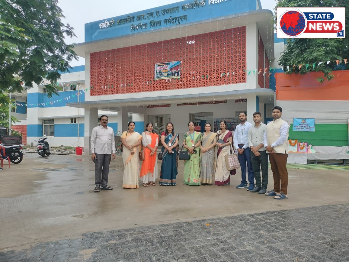 नर्मदापुरम जिले के पिपरिया संदीपनी आरएनए  हाईसेकेंडरी स्कूल में हर्षोल्लास और उमंग के साथ मनाया गया स्वतंत्रता दिवस समारोह।