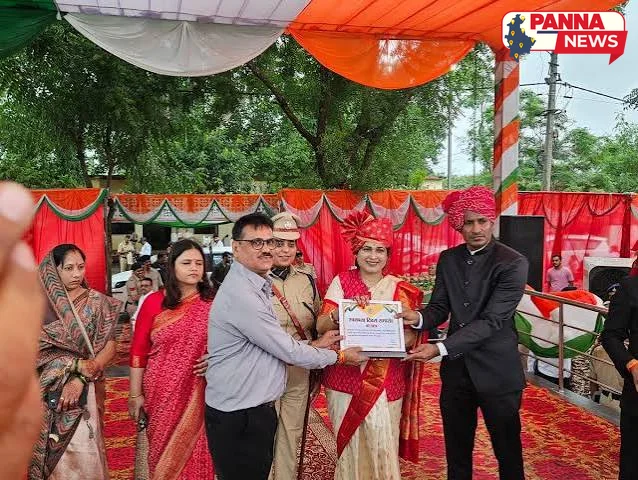 रमगढ़ा शाखा प्रबंधक मनोज विजयवर्गीय को 140 प्रतिशत अमानत संग्रहण के लिए मिला सम्मान