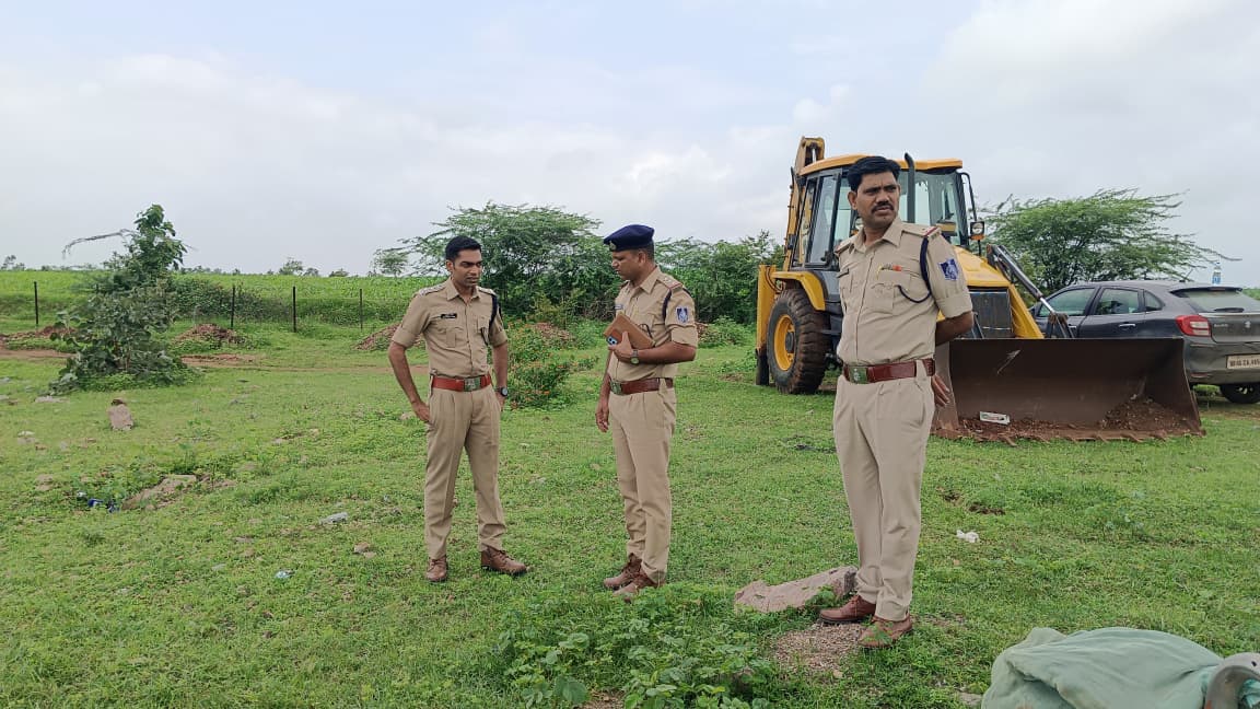 डाकन के शक ने ली 68 वर्षीय महिला की जान, सोते समय सिर पर वार कर हत्या; चार आरोपी गिरफ्तार