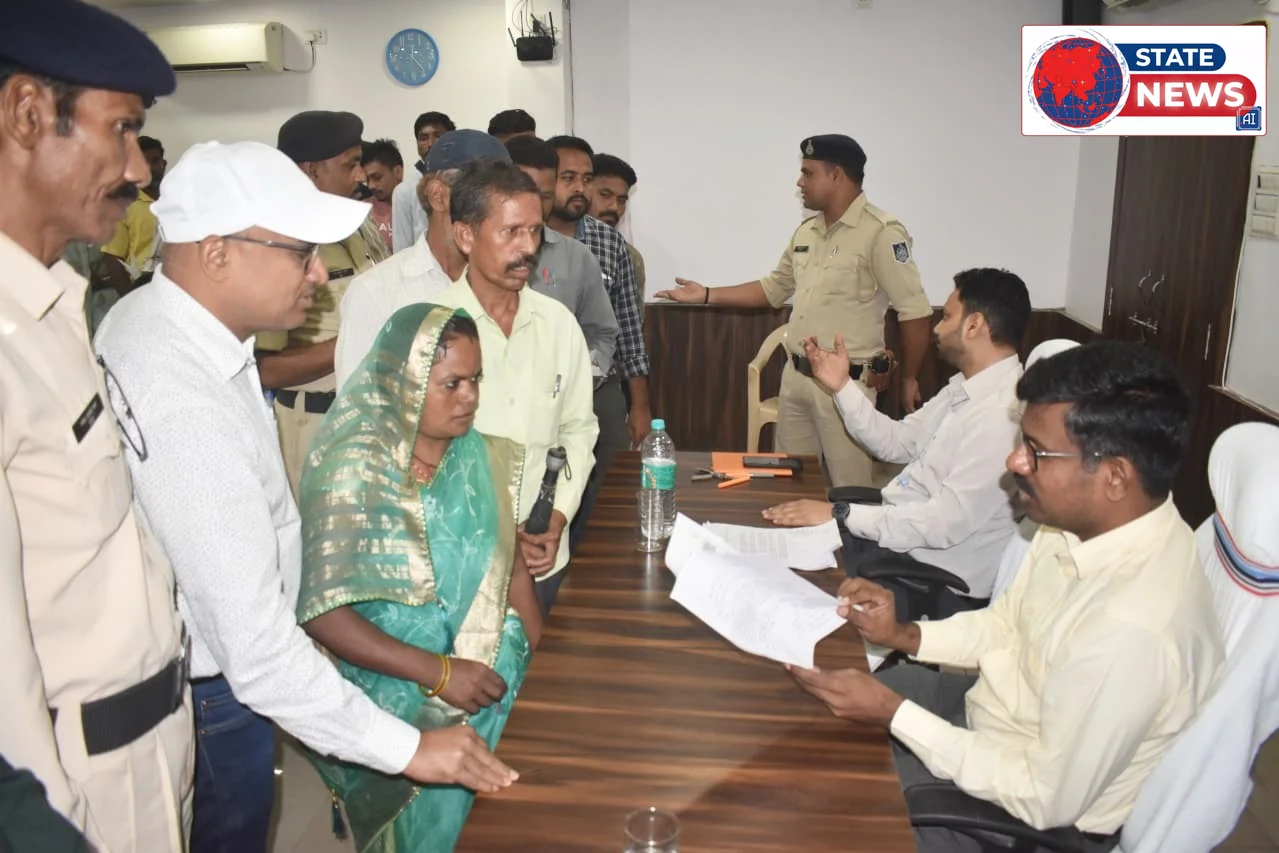 सतना में जनसुनवाई: कलेक्टर ने सुनी समस्याएं