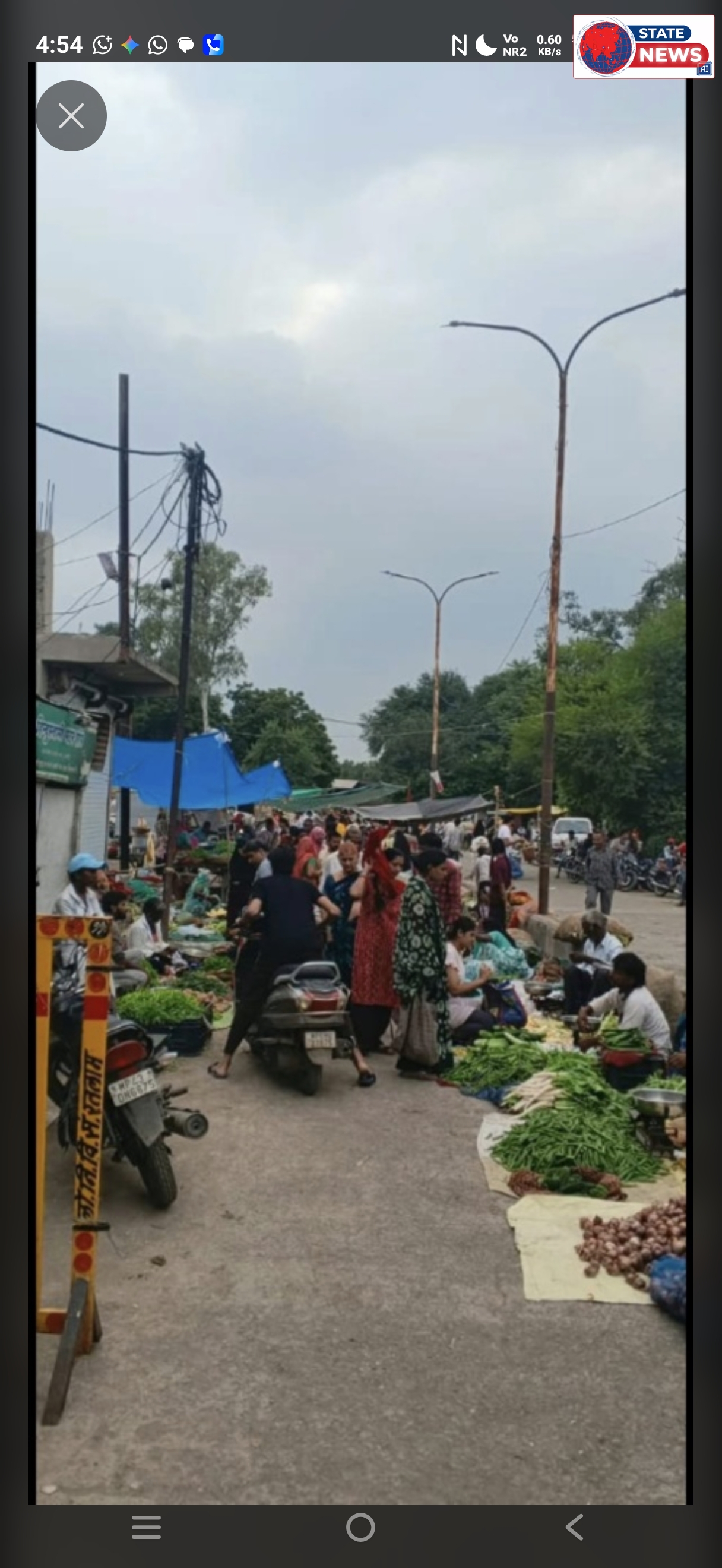 बस स्टैंड और अस्पताल मार्ग बना सब्जी बाजार, जिम्मेदार मौन