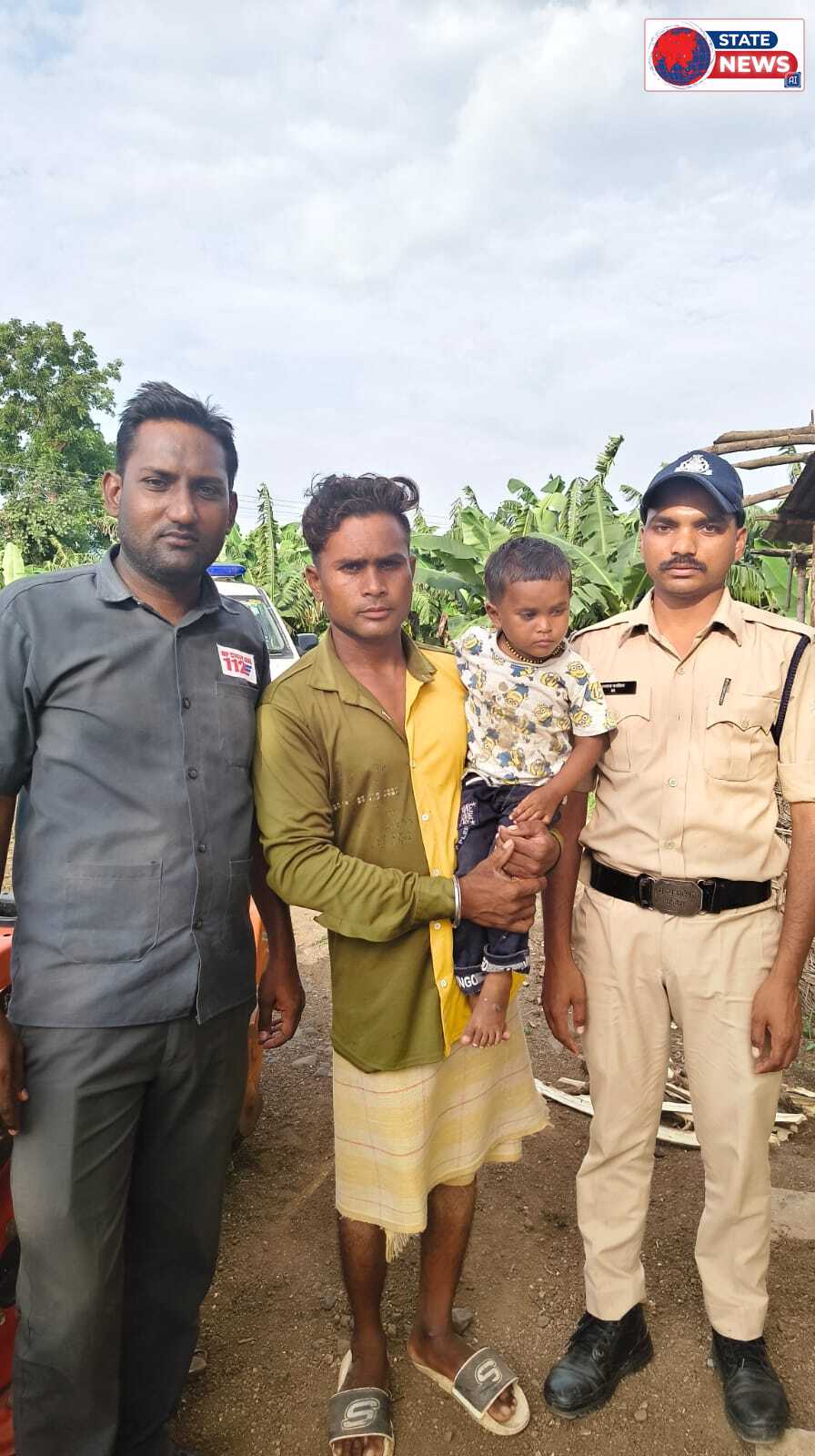 डायल 112 की त्वरित कार्यवाही खकनार हाट बाजार से बिछड़ी 4 वर्षीय बच्ची को  परिजनों से मिलाया