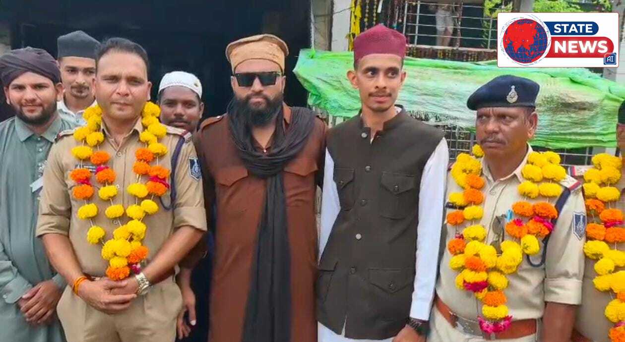   कट्ठीवाड़ा  में निकला भव्य मिलाद जुलूस..., समाजजनों ने पुलिस जवानों और अतिथियों का किया सम्मान