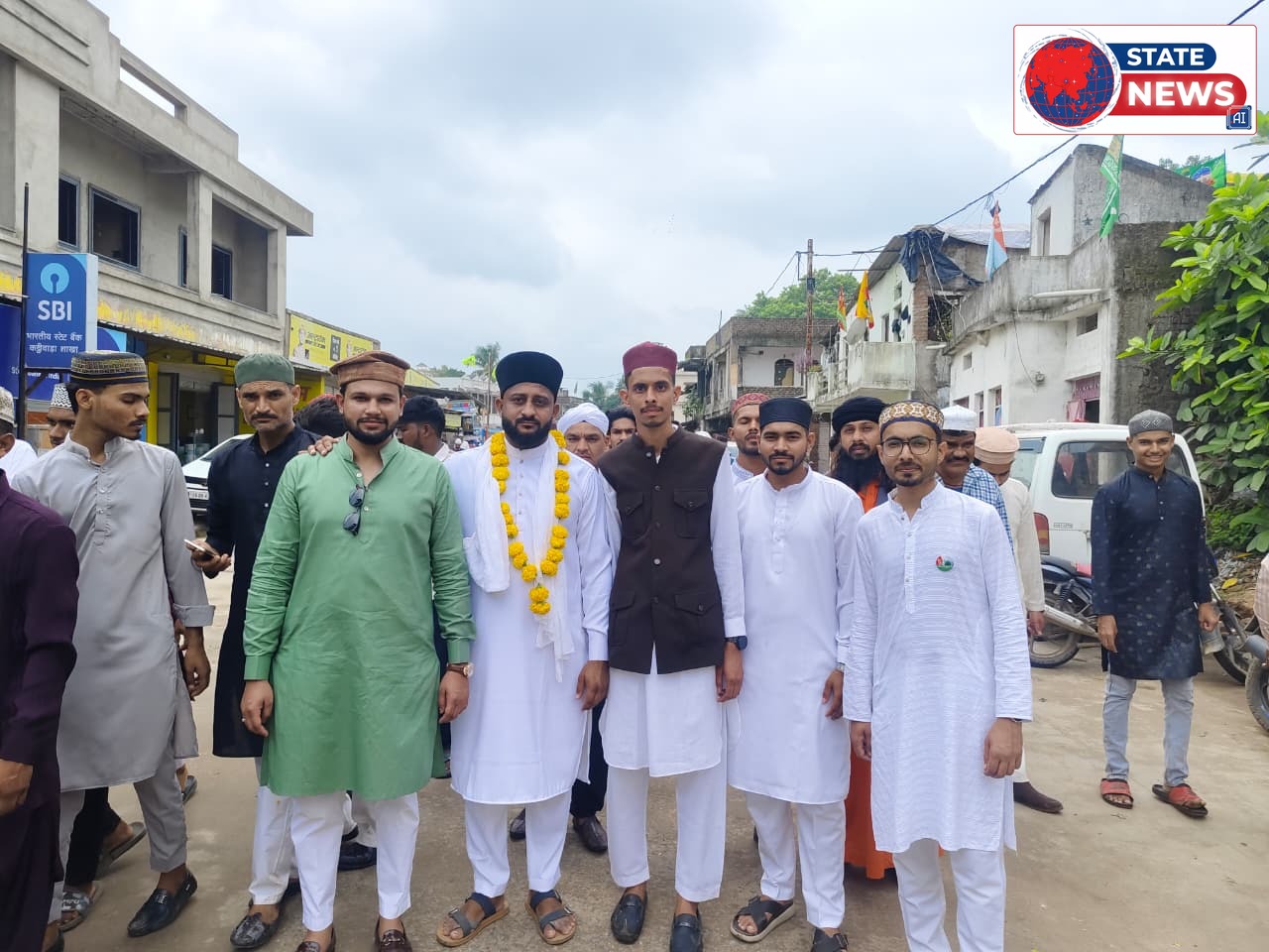   कट्ठीवाड़ा  में निकला भव्य मिलाद जुलूस..., समाजजनों ने पुलिस जवानों और अतिथियों का किया सम्मान