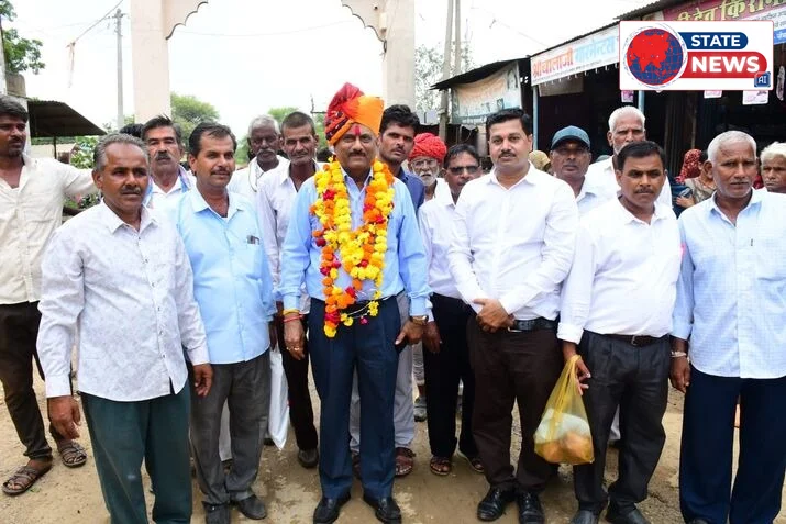 सेवा निव्रती के 42 वर्ष बाद पहली बार पैतृक गांव पहुंचे अपर कलेक्टर 