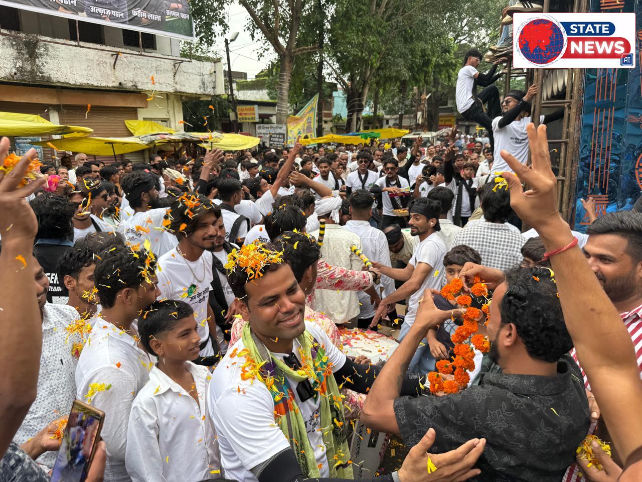 ईद मिलादुन्नबी पर देवरी में दिखी हिंदू-मुस्लिम एकता की मिसाल, भाईचारे की तस्वीरों ने जीता दिल