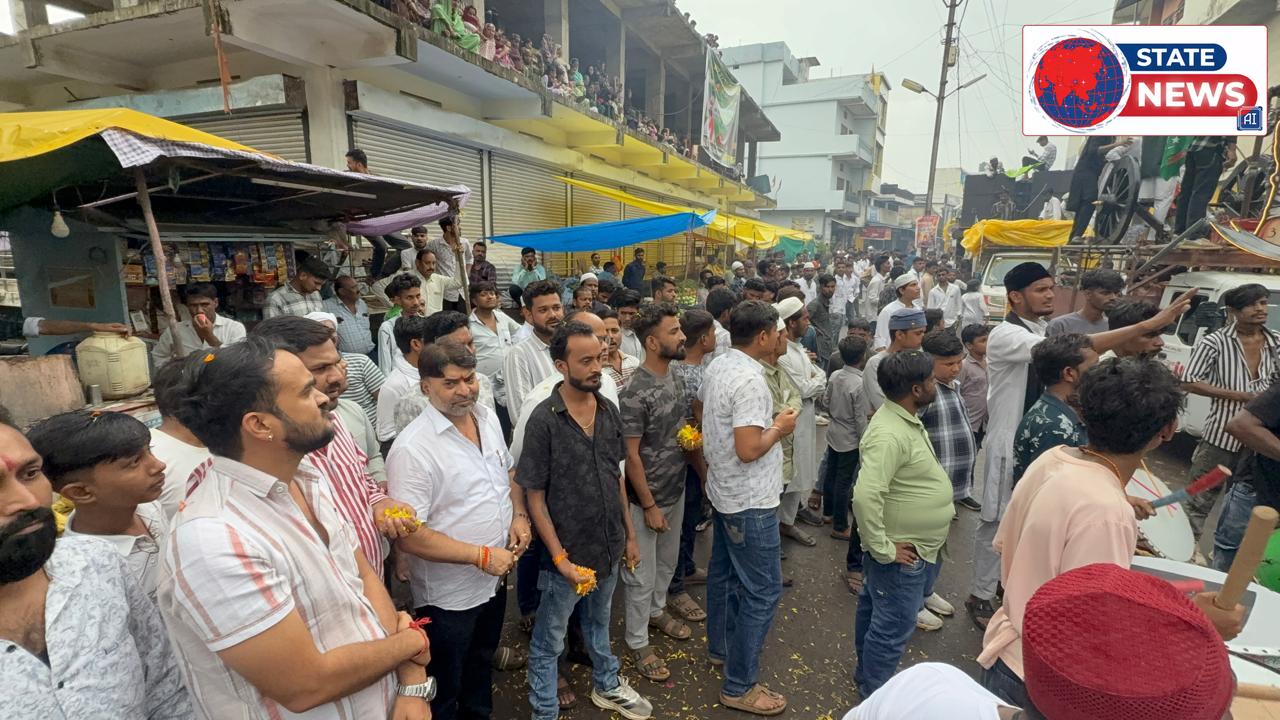 ईद मिलादुन्नबी पर देवरी में दिखी हिंदू-मुस्लिम एकता की मिसाल, भाईचारे की तस्वीरों ने जीता दिल