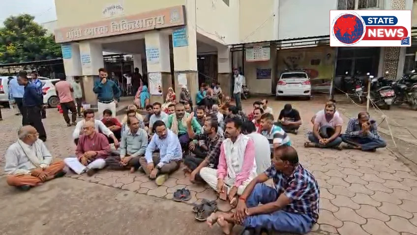 जच्चा-बच्चा मौत मामले में बड़ी कार्रवाई, दो डॉक्टर निलंबित। 