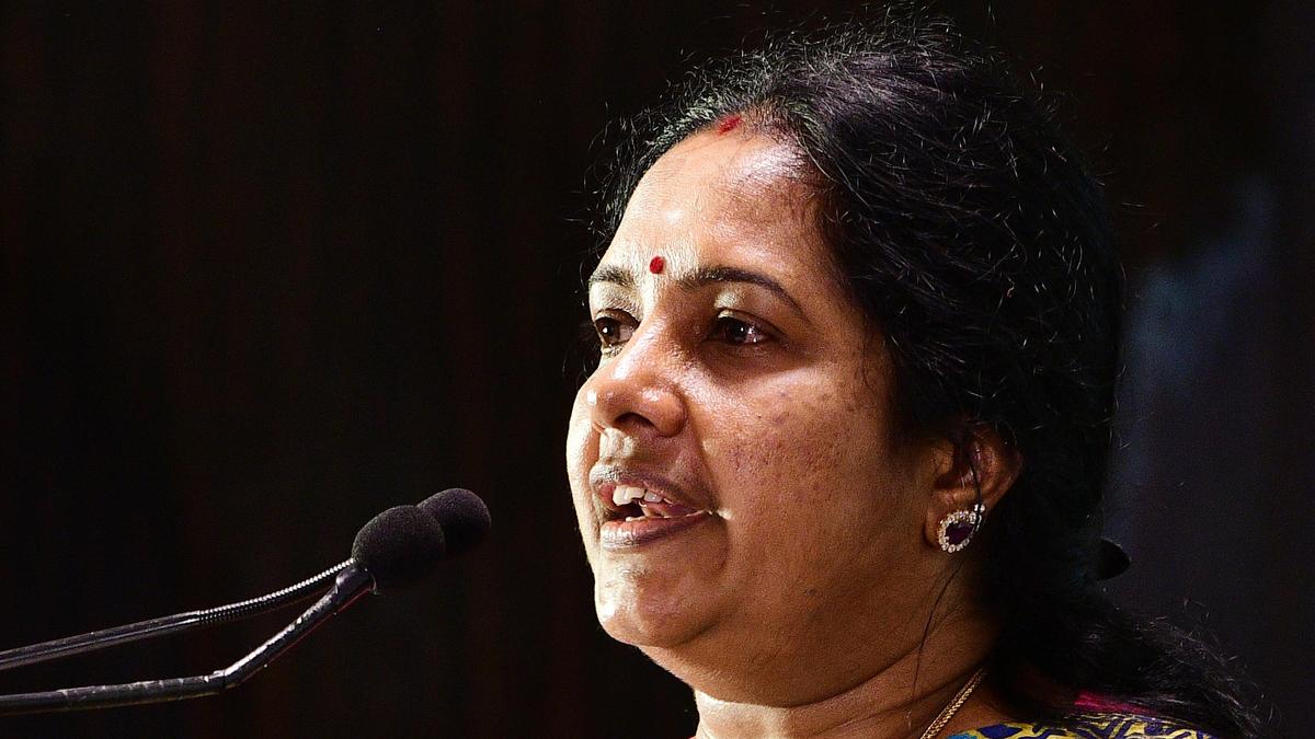 Vanathi Srinivasan Urges Tamil Nadu CM to Address Obstruction of Woman Panchayat President's Duties