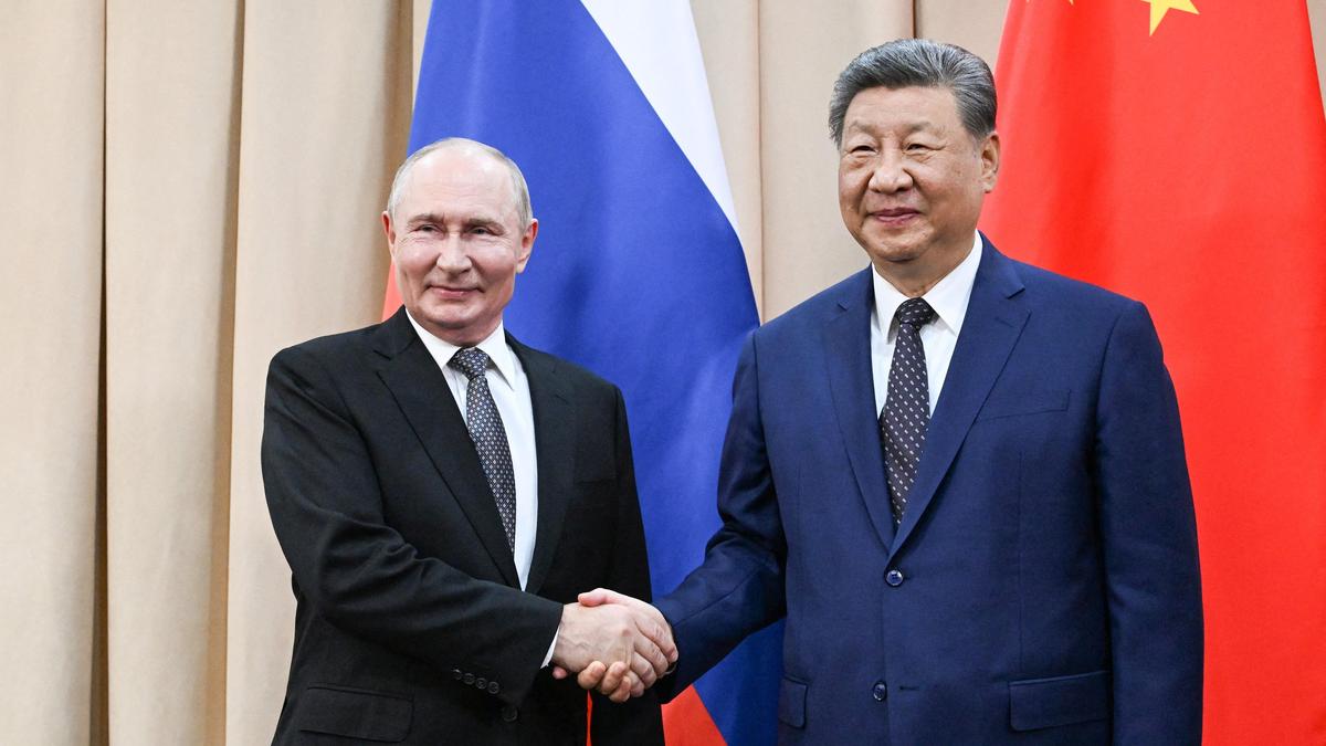 Xi and Putin Discuss Visa-Free Travel and Key Issues at Bishkek Summit