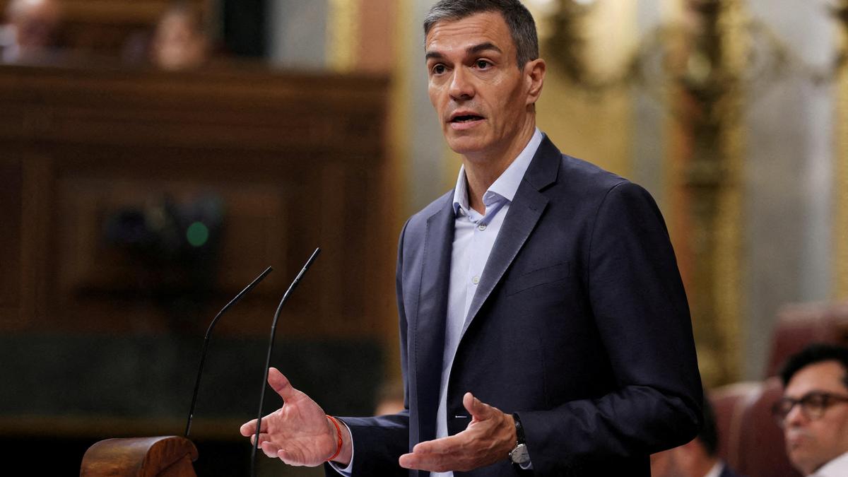 Spanish PM Accuses Russia and Israel of Spreading Disinformation Amid Ceuta Migrant Crisis