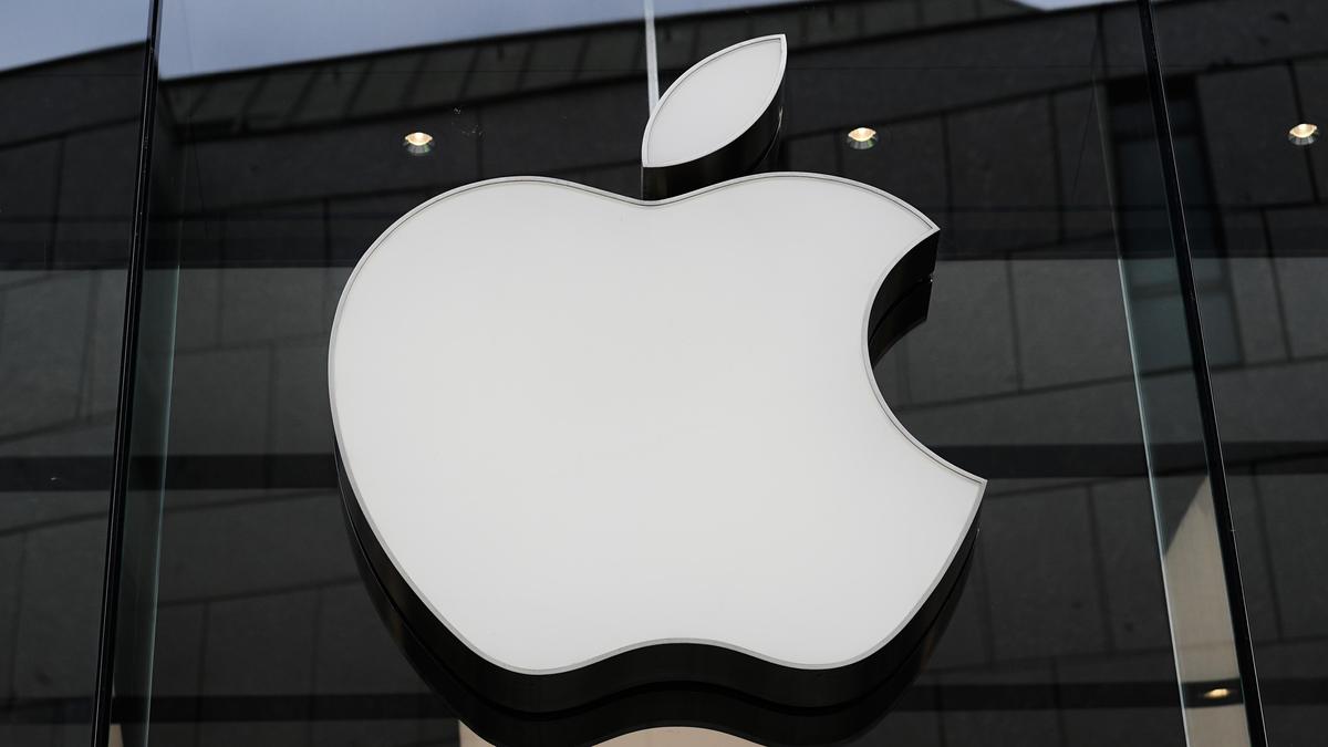 Apple Maps Mistakenly Renames Lake Ontario to Lake America, Sparking Controversy
