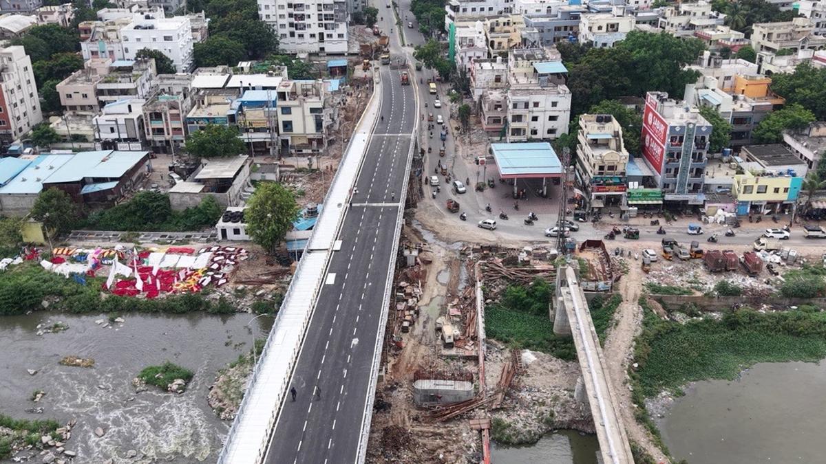 Telangana CM Inaugurates Strategic Amberpet-Moosarambagh Bridge to Ease Hyderabad Traffic