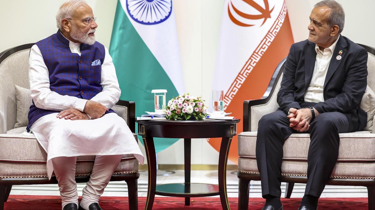 Modi Calls on Iran to Ensure Peaceful Navigation in Key Maritime Routes