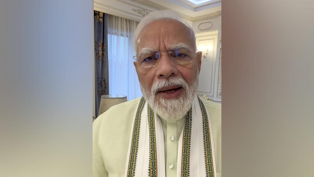 PM Modi Praises India's 7.8% Growth Amid Global Turmoil, Urges Austerity Measures