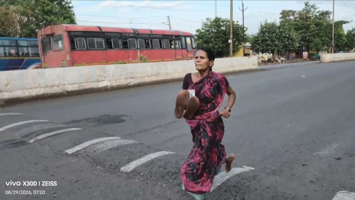Beed Mother Races for Prize Money to Fund Her Daughters' Education